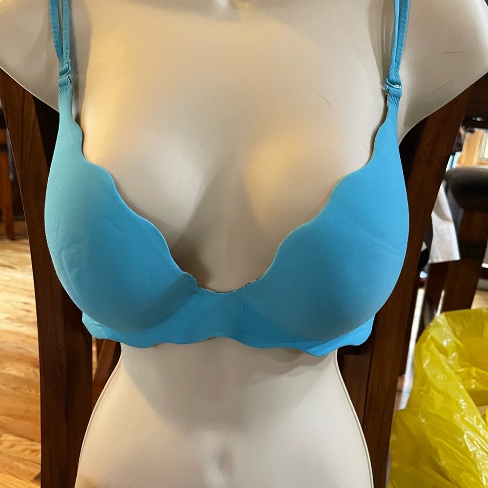 Victoria's Secret 36D Very Sexy Plunge Bra